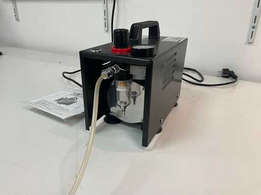 Wiltec AF18A airbrush compressor