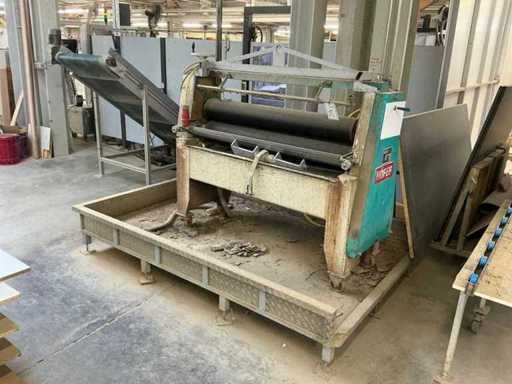 Applicateur de colle HÖFER 1300 incluant convoyeur à rouleaux (2006)