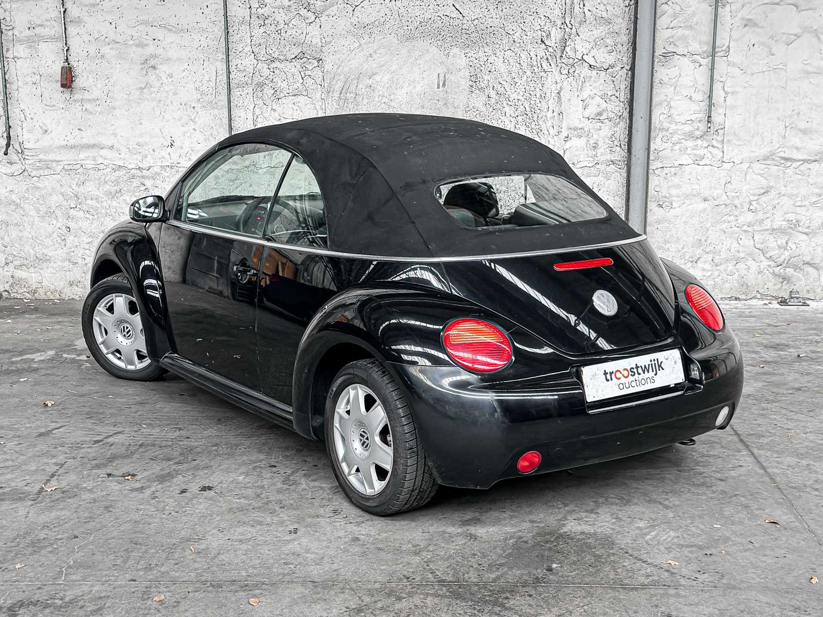 Volkswagen New Beetle Cabriolet 1.4 Turijn 75pk 2003, TH-271-J