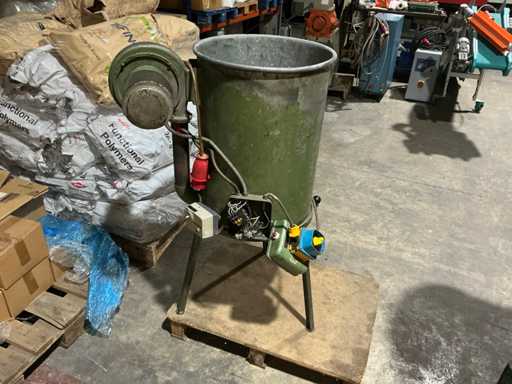 Heteluchtdroger voor plastic korrels