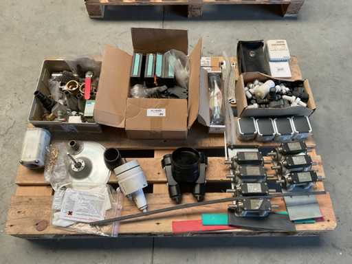 Sames/Siemens Różne części na palecie