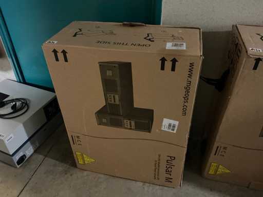 MGE Pulsar M Omvormer