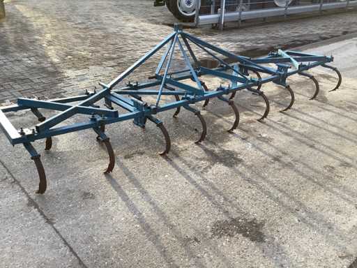 Triltand cultivator