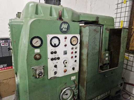 LIEBHERR - L 301 - Maszyna do przekładania zębatki