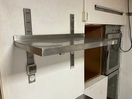 Stalowa półka ścienna