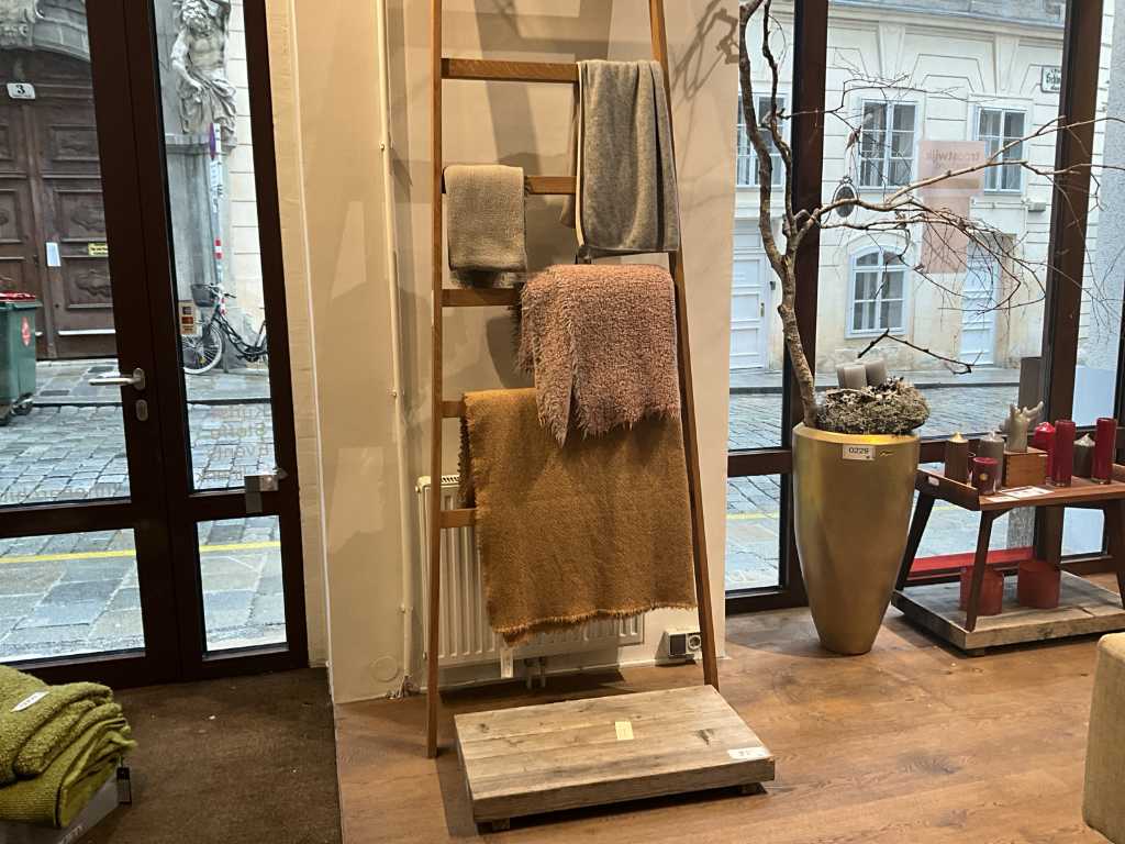 Coat rack + wooden pedestal
