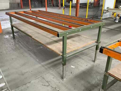 Federhenn Assembly Table