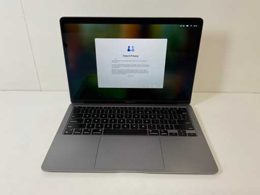 Apple MacBook Air 13", Apple M1, 8 GB RAM, 251 GB NVMe Laptop