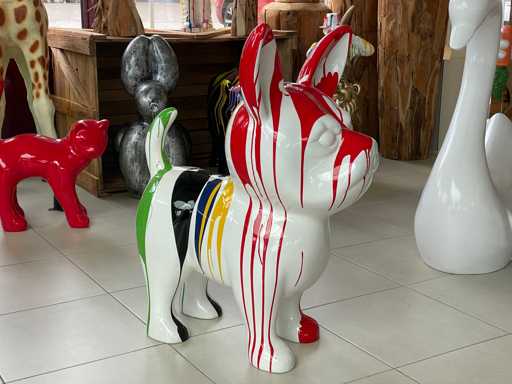 Chihuahua White Trash H90cm x L76cm