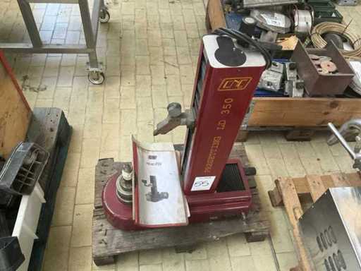 Machines, pièces détachées et stocks d’entrepôt