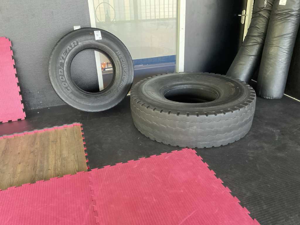 Tire, wheel and rim (2x)