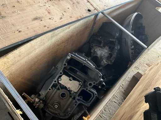 Różne części - Dolna okapa / Obrotowa - Silnik zaburtowy