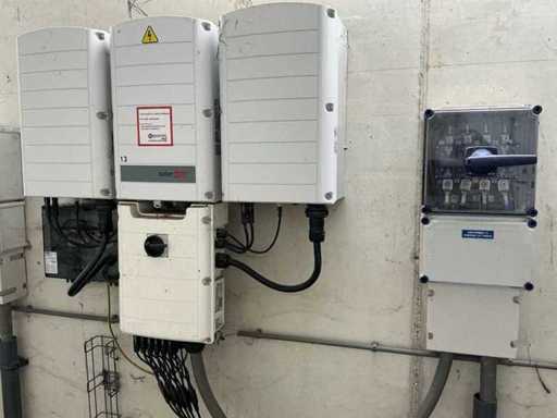 5× Unités inverteres SolarEdge SE82.8K Synergy incluant la boîte à fils DC Phoenix Contact et le dissociateur de rupture de charge Eaton 160A