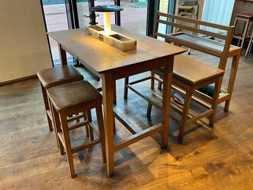 Hutten - Bartafel met bank en 2 barkrukken