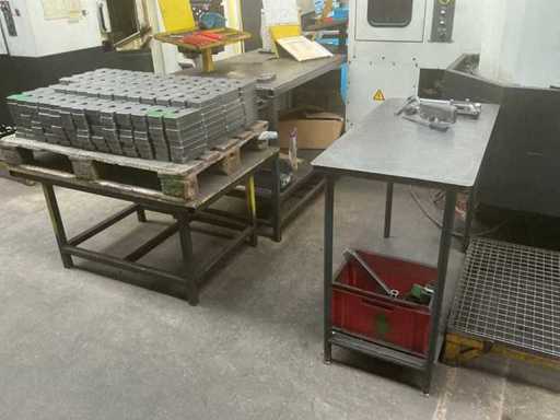 Metalen tafel (3x)