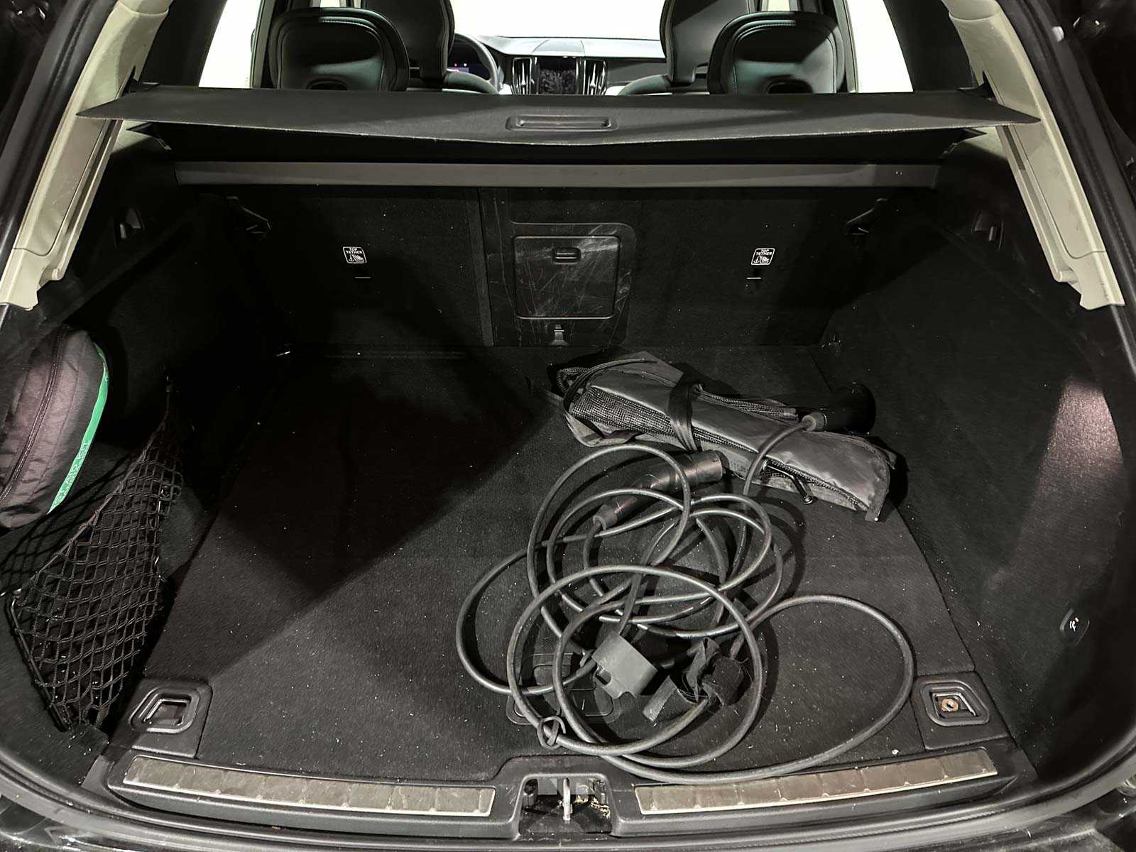Volvo XC60 2.0 T6 Plug-in hybrid AWD Core Bright 253pk 2027 (Origineel-NL+1e eigenaar), S-190-RP