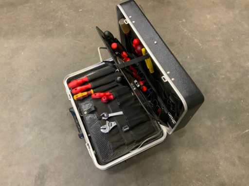 Parat Clasic tool case with contents