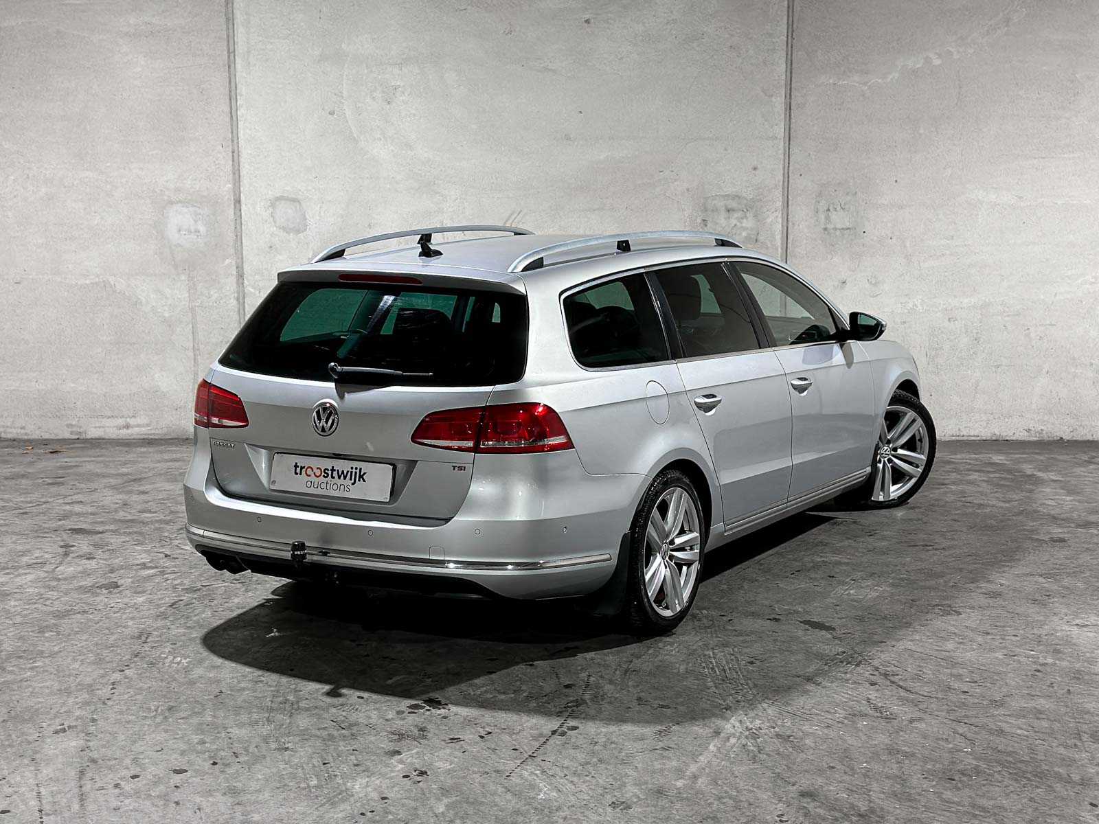 Volkswagen Passat Variant 1.8 TSI Highline 160pk 2011 (Origineel-NL), 71-RPV-9