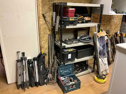 Partij divers aannemersmateriaal