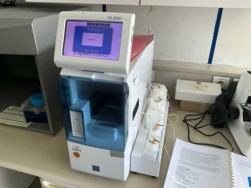 SYSTEM INDUSTRIE YSI 2900 Biochemical Analyzer