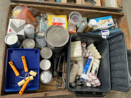 Batch of painting supplies