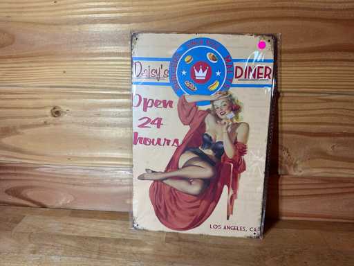 - Daisy's Diner - Mancave decoratie