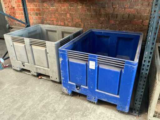 Plastic pallet box (2x)