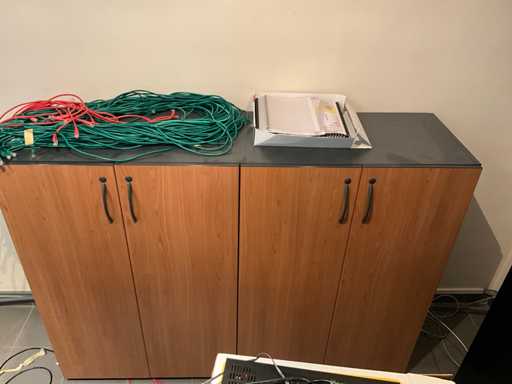 Divers kantoormeubilair