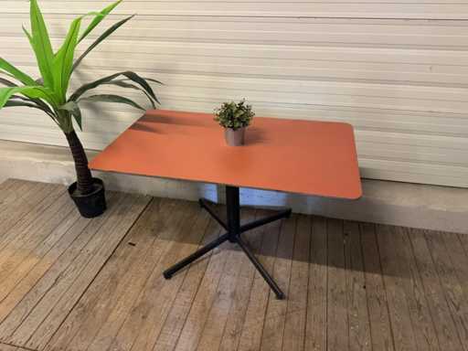 Restaurant table (2x)