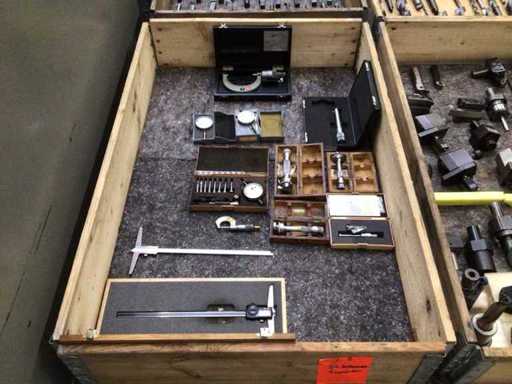 Diverse dispozitive de măsurare cu micrometru intern în trei puncte