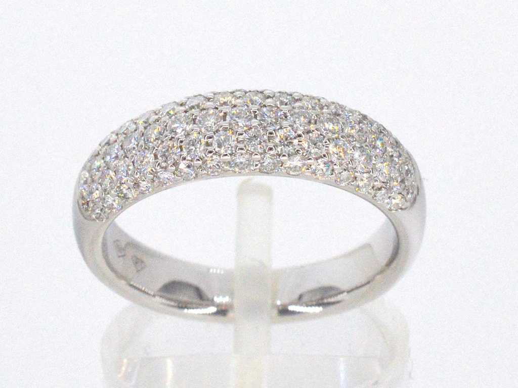 Witgouden pave ring met diamanten 0.90 carat
