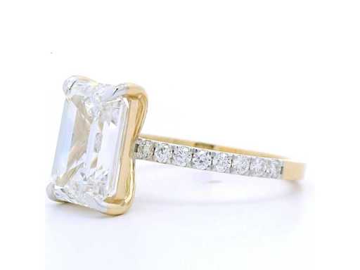 18 Karaat geelgouden ring met 4,34 crt. diamant