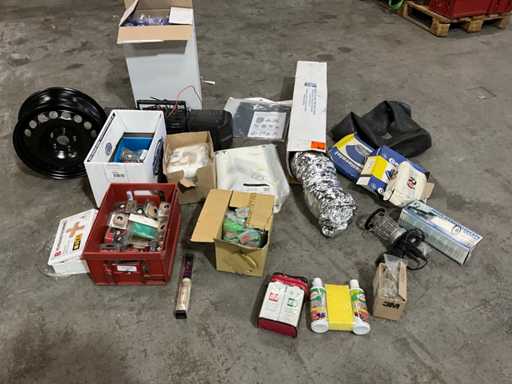 Divers accessoires automobiles et de garage