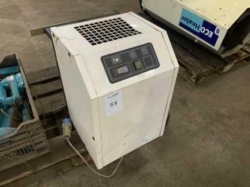 Compressed air dryer