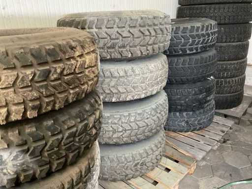 Trupa de Anul Bun (4x)