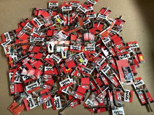 KWB mixa molti vari tasti Allen (113x)