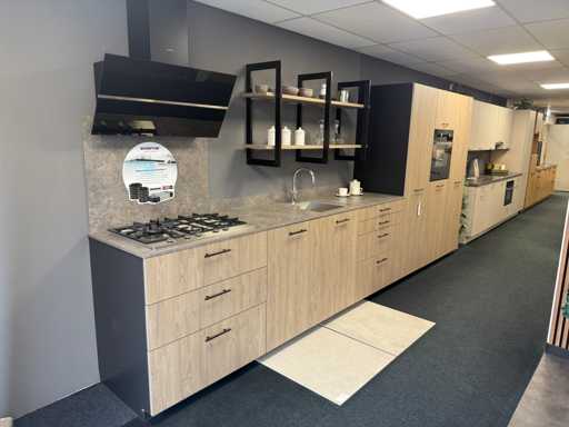 Rotpunkt - Showroomkeuken