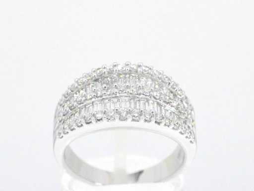 Inel de aur alb, diamante baguette strălucitoare