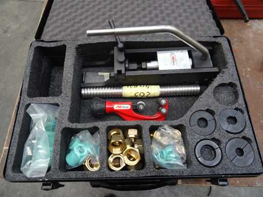 AZ Group - Cats 120 - Set di strumenti per la crimmatura dei tubi