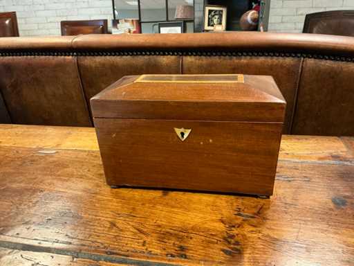 Theekist - been/hout/messing