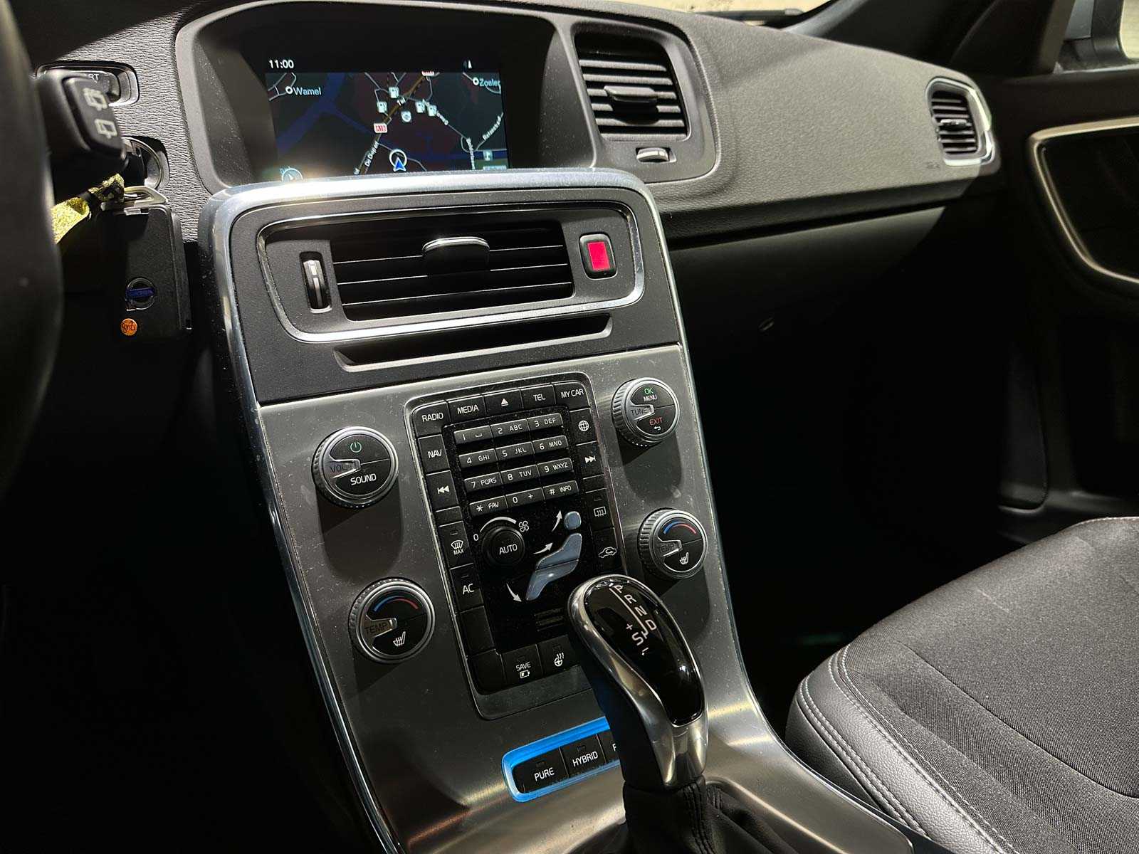 Volvo V60 2.4 D5 Twin Engine Special Edition 163pk 2015, NH-759-L