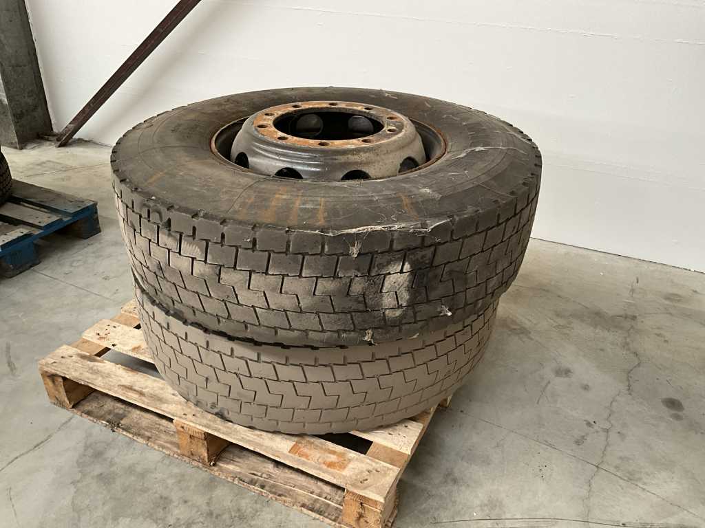 Truck tyres with rim