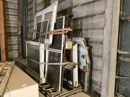 Serie di varie finestre e porte