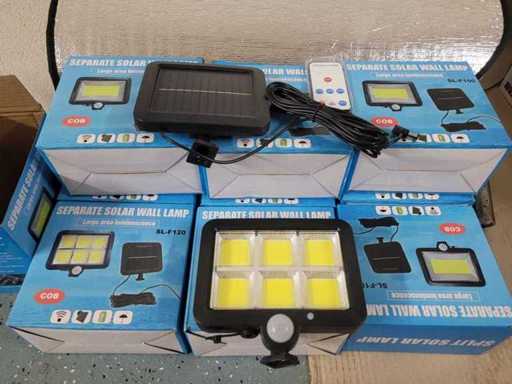 Geteilte Solarlampe – NIE GENUTZTE Außen-Solarlampe (10x)