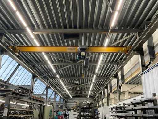 Macara de hol deasupra Staalbouw Tilburg