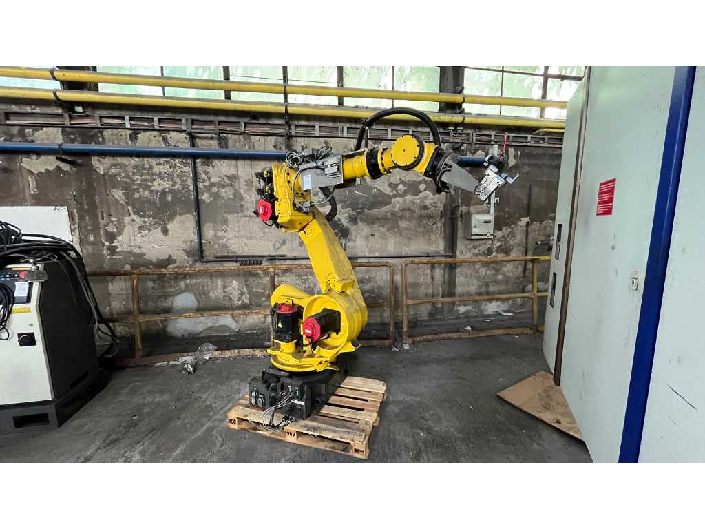 2002 Fanuc R-2000iA/165F Robot di movimentazione