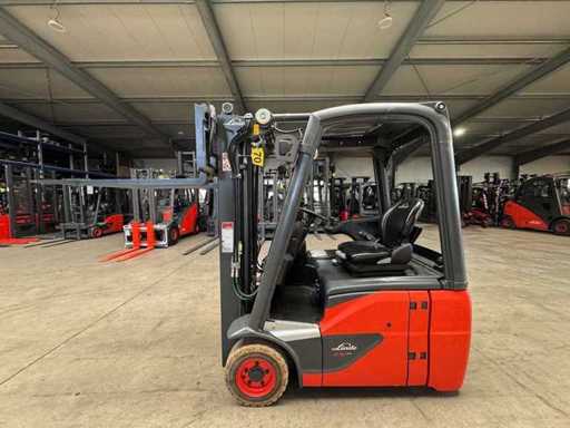 Usługa 2018 + UVV 02/2027 Linde E16C-02 EVO 1.600kg Triplex 410cm 3.+4. Elektryczny wózek widłowy z zaworem 3.265 godzin