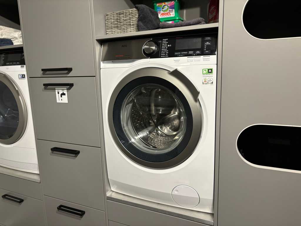 AEG - L8FEN94CS - Machine à laver (c)