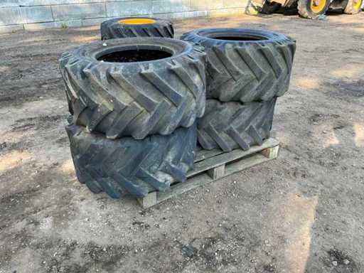 4X BKT Implement-AS504 15.0/55 R17 Band, wiel en velg