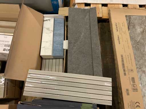 Varie piastrelle da parete